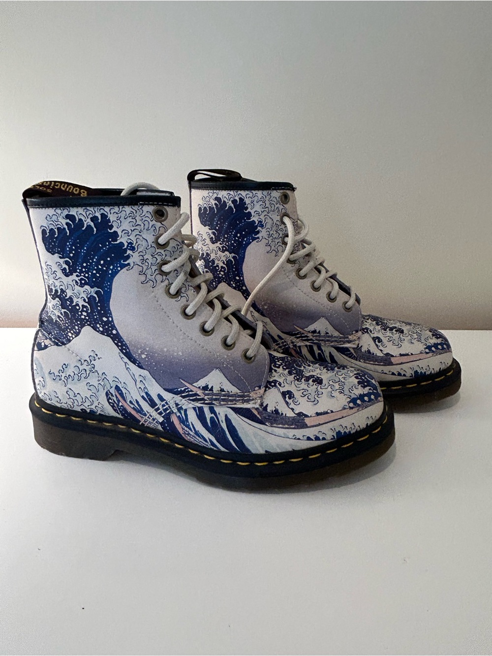 The Met x Dr. Martens: The Great Wave Leather Boots - Picture 2 of 8